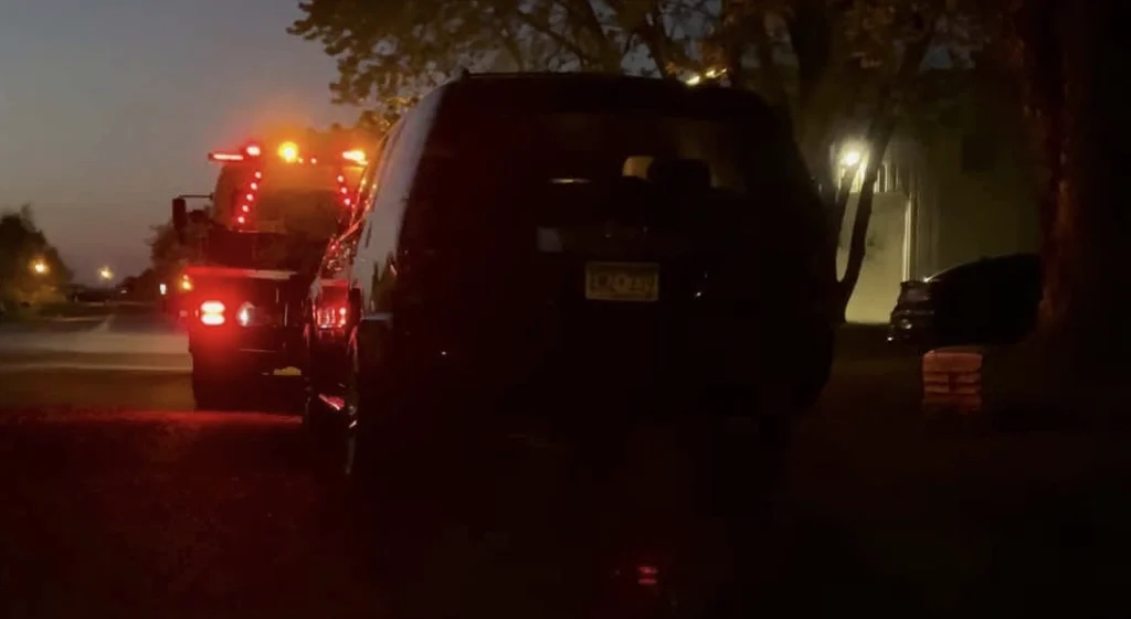 Emergency Towing 2 dark image tow truck